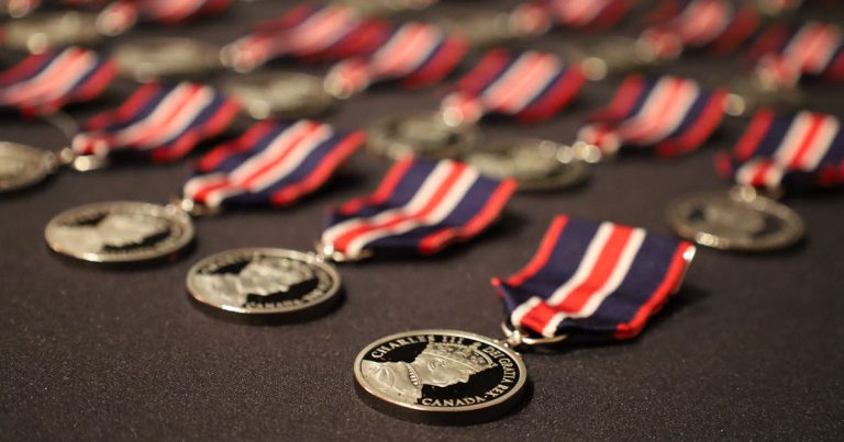 médaille du couronnement du roi charles iii 1200x630